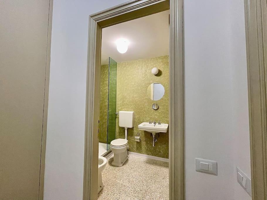Modern Apartment Navigli ミラノ エクステリア 写真
