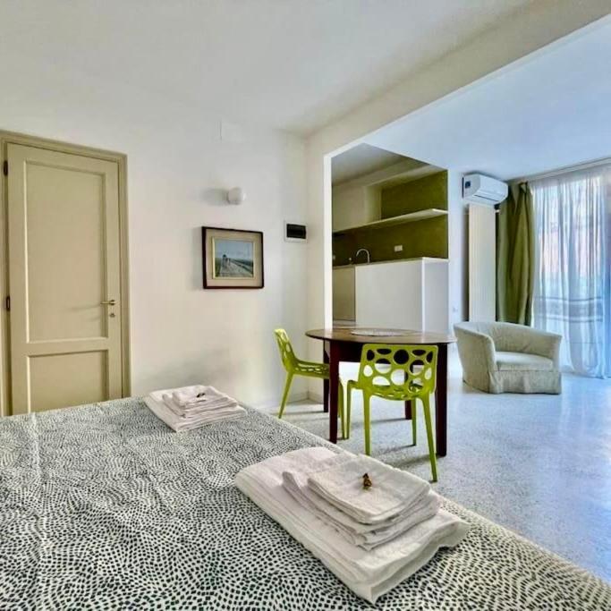 Modern Apartment Navigli ミラノ エクステリア 写真